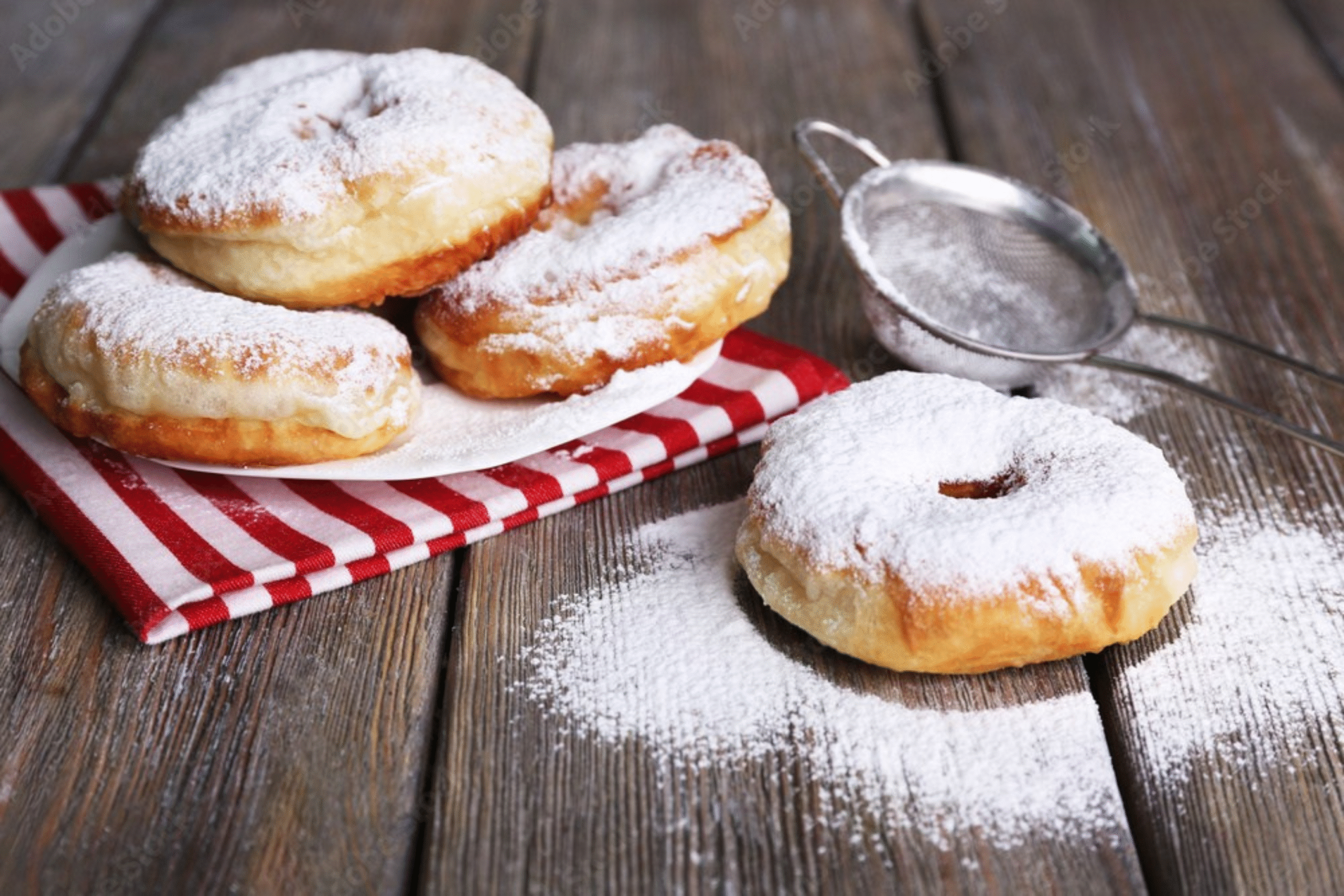 Finely ground icing sugar with anti-caking agent for frostings and dusting